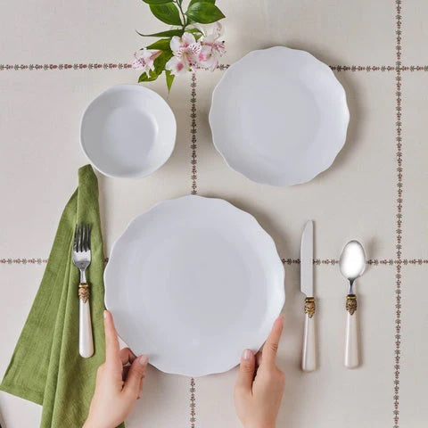 Karaca Scalloped 18 Piece 6 Person Dinner Set – Suitable for Microwave and Dishwasher